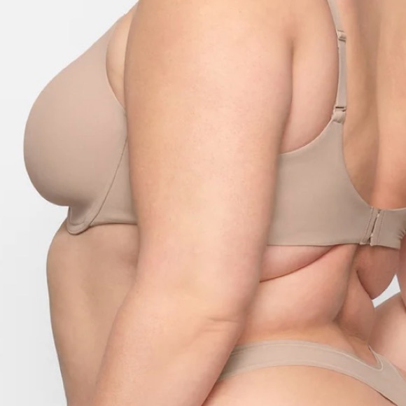 SKIMS Fits Everybody T-Shirt Bra Underwire NWT Size 40D MICA Skin Weightless - Picture 2 of 13